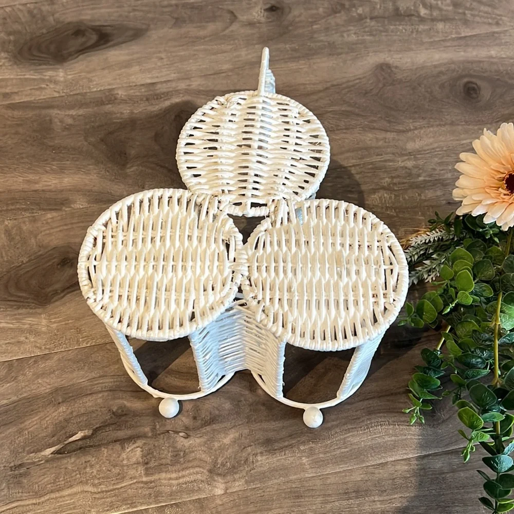 FARMHOUSE White wicker wine bottle holder - Picture 7 of 7